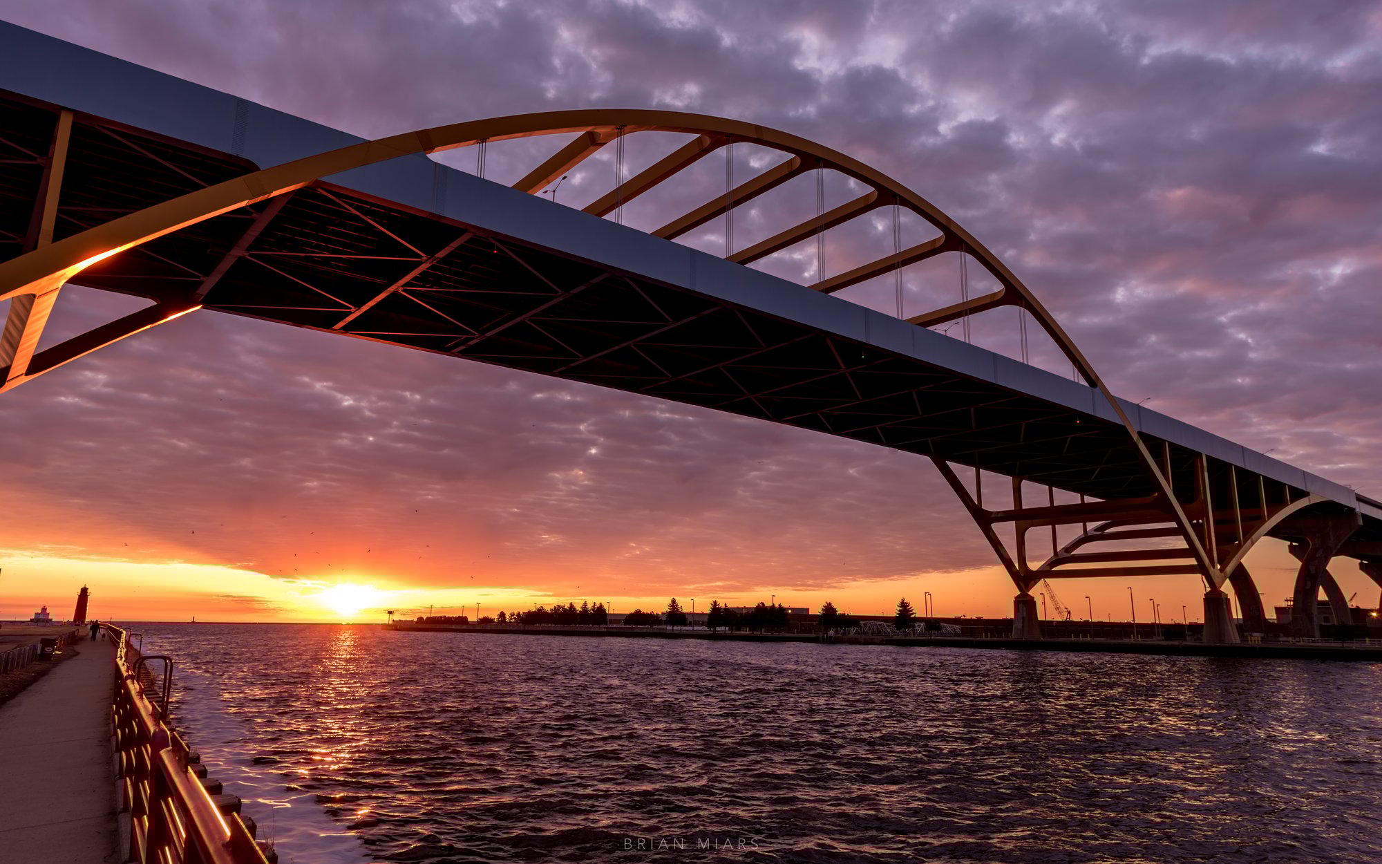 Milwaukee Wisconsin bridge lake michigan